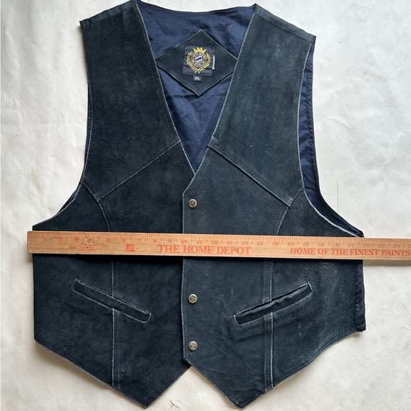 Vintage men’s suede vest, biker style with heavy snap buttons up front opening - Picture 4 of 7